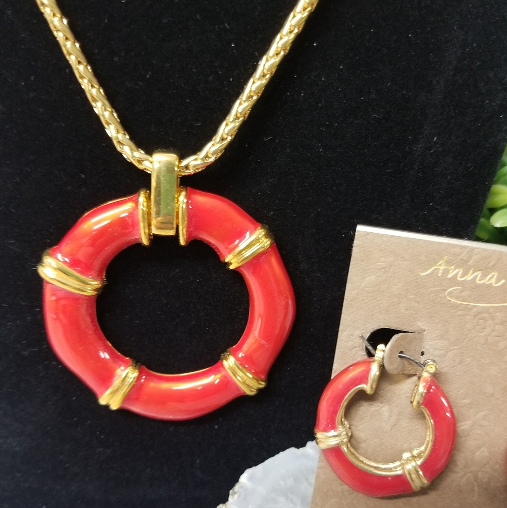 Anna & Ava Red/Goldtone Jewelry set - Picture 3 of 10